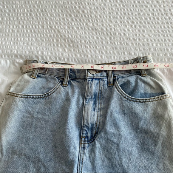 Urban Outfitters BDG longline light wash ombré denim jean shorts size 27 - Picture 6 of 9